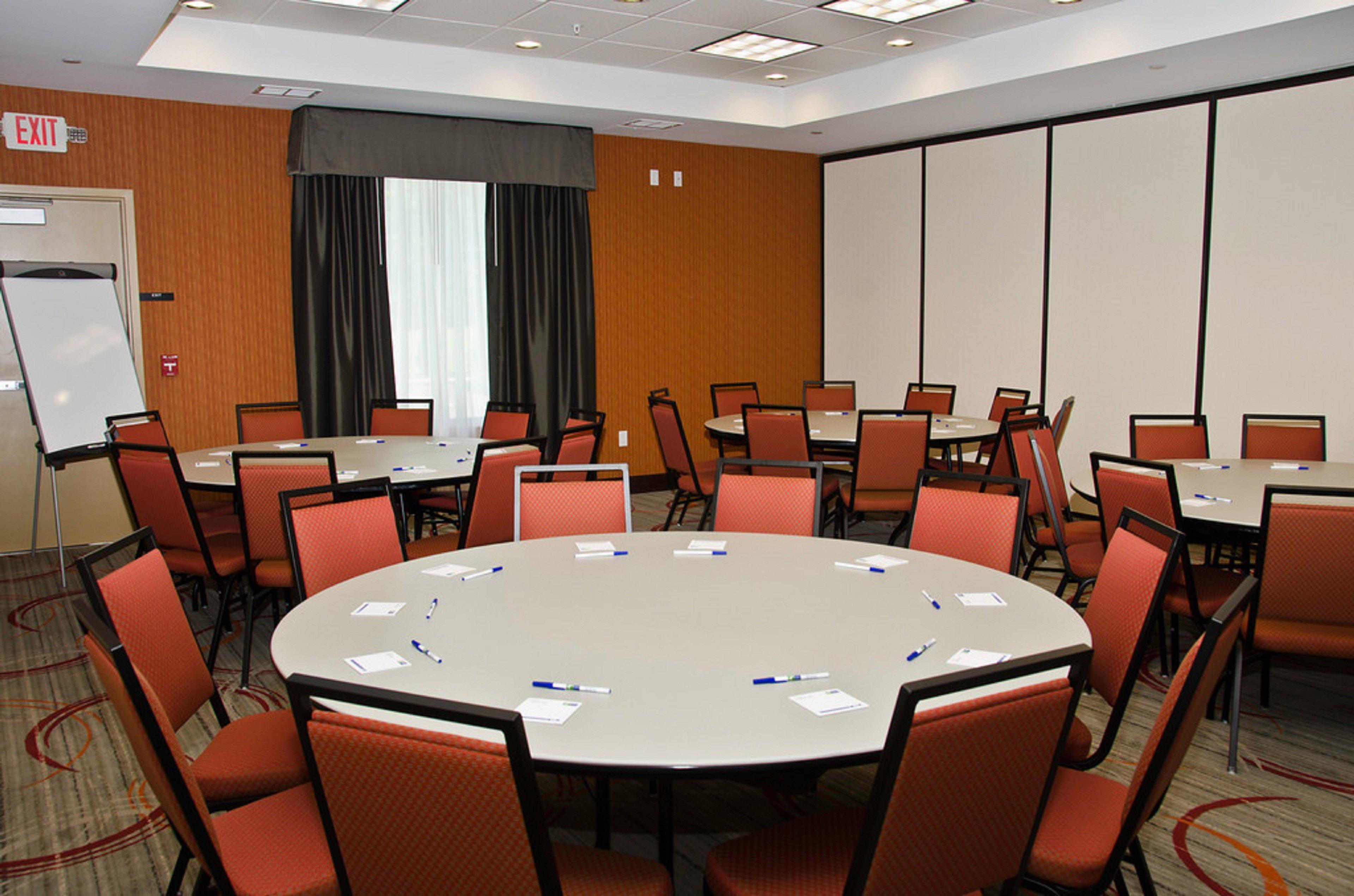 Holiday Inn Express & Suites Columbus - Easton Area By Ihg Gahanna Business foto